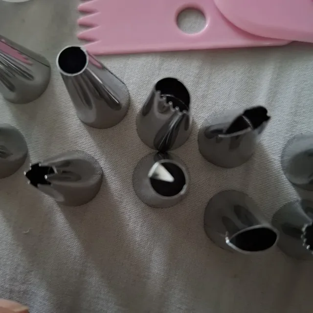 Les douilles en acier inoxydable du kit en gros plan